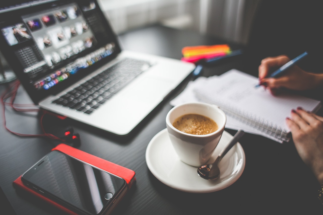 Improve Your Business Writing with these 4 Tools
