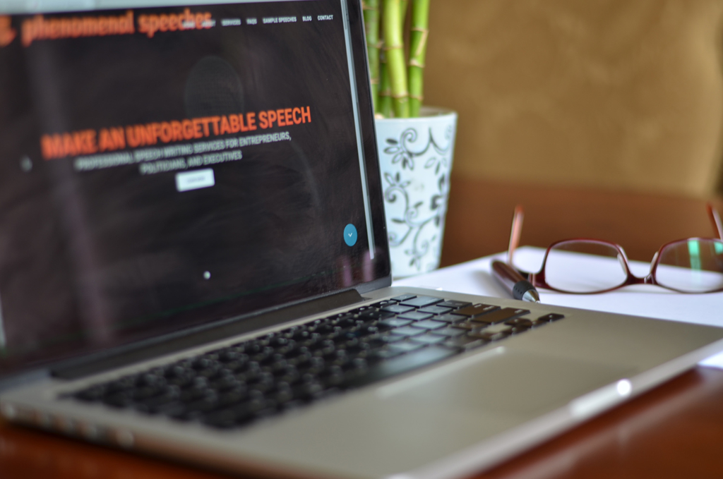 3 Telltale Signs You Should Hire a Speechwriter